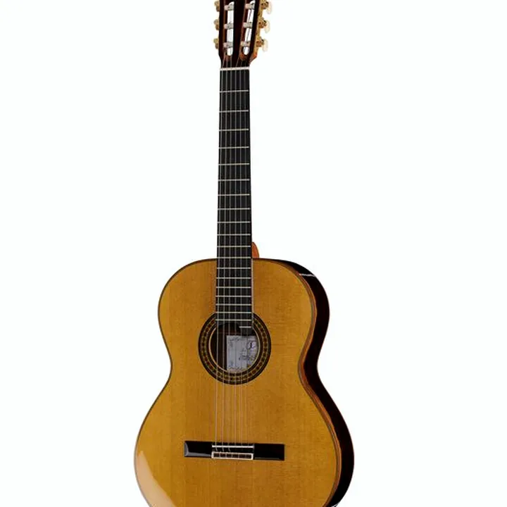 Alhambra Luthier Aniversario: test completo de guitarra clásica premium