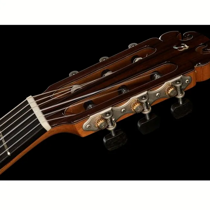 Amalio Burguet Aniversario Spruce w/ Case