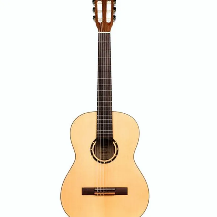 Test completo Ortega R121-7/8 NT: guitarra clásica 7/8 natural