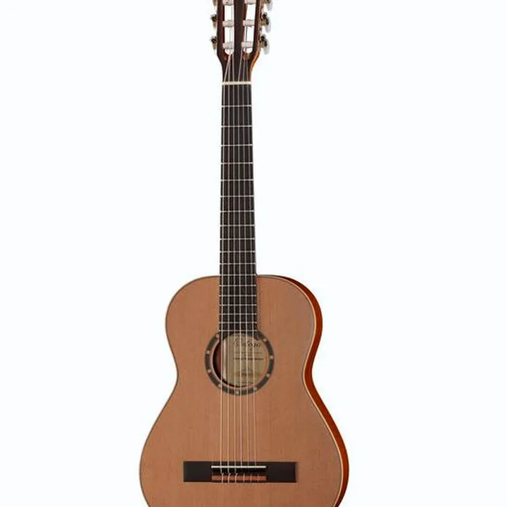 Test completo Ortega R122-1/2: guitarra 1/2 de excelente construcción