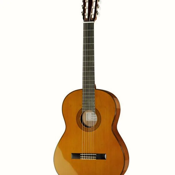 Test completo Yamaha CG142C: guitarra clásica natural y económica