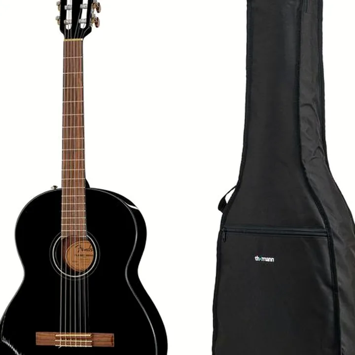Test Fender CN-60S Black IL con funda: análisis completo
