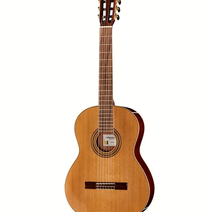 La Mancha Circon: test completo de esta guitarra clásica natural