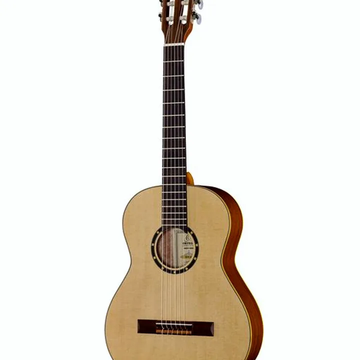 Ortega R121-3/4 NT test completo: guitarra clásica 3/4 para principiantes