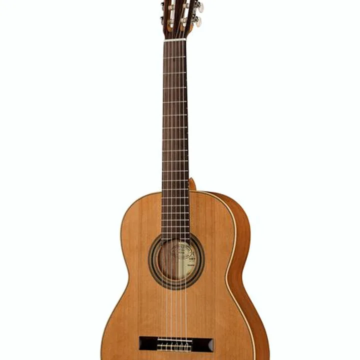 Ortega R18S-L, guitarra clásica a examen: nuestra opinión tras tocarla