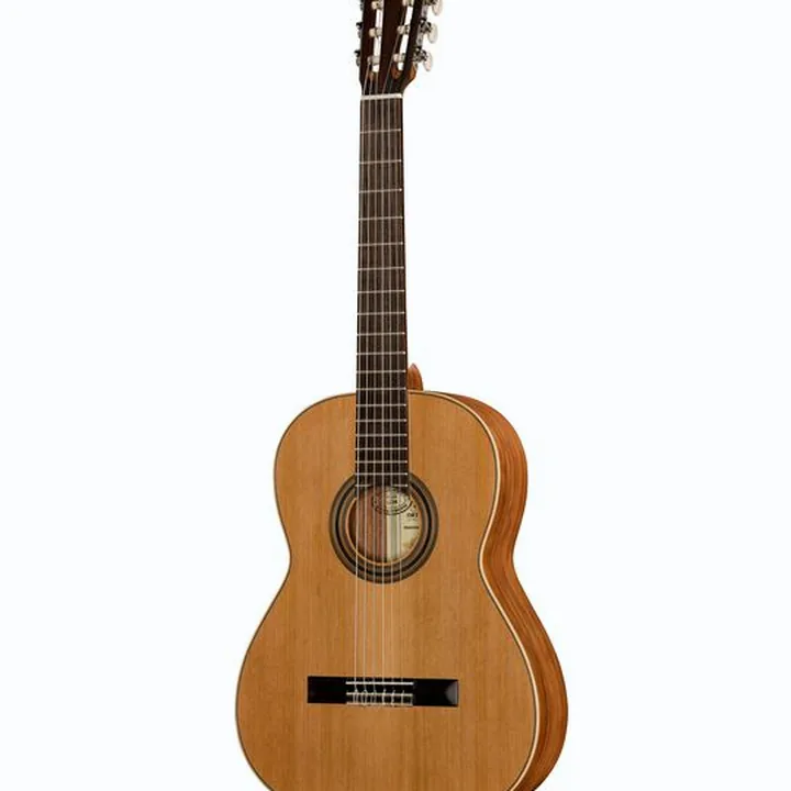 Ortega R18SSN test y análisis técnico completo guitarra clásica