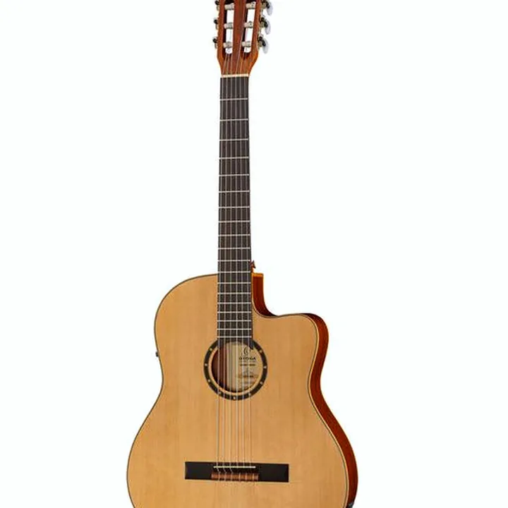 Ortega RCE125SN test completo: guitarra clásica electroacústica