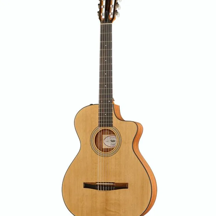 Taylor 112ce-N test completo, guitarra clásica con corte y pastilla
