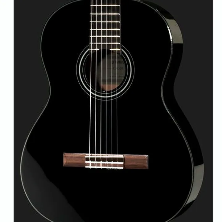 Yamaha C40 BL Bundle 1