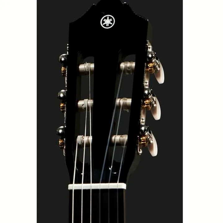 Yamaha C40 BL Bundle 1