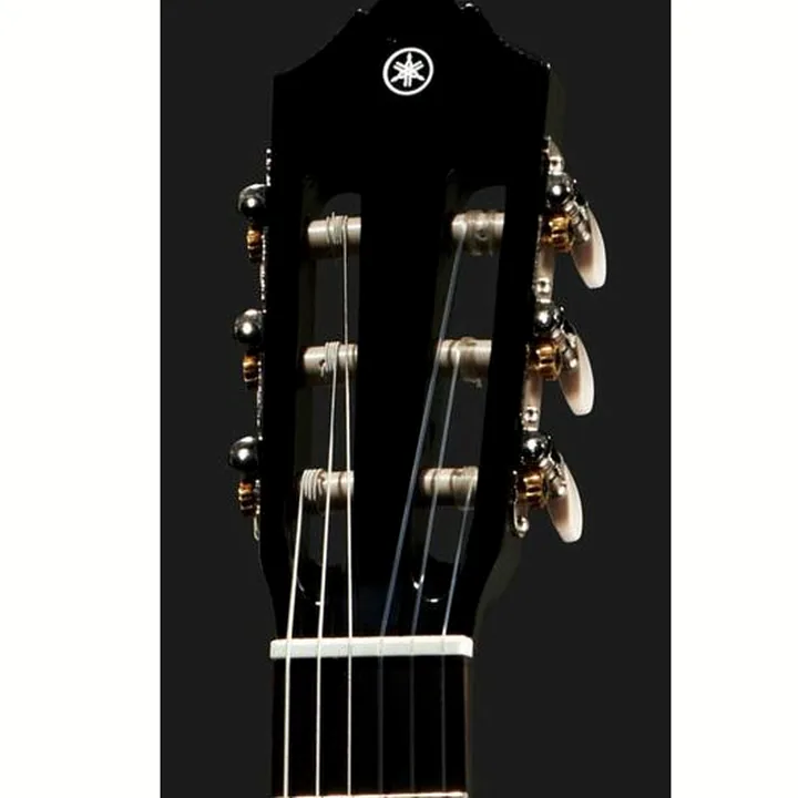 Yamaha C40 BL Bundle 2